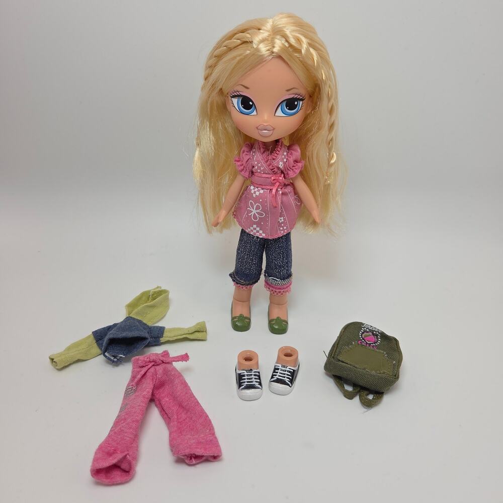 Vintage 2007 Bratz Kidz School Cloe Doll with Both Outfits + Shoes & Backpack